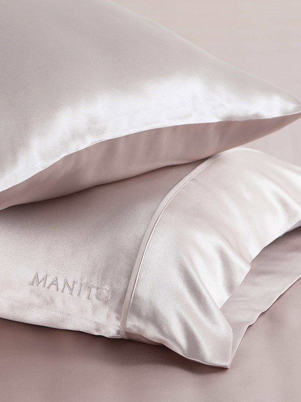luxurious silk pillowcases