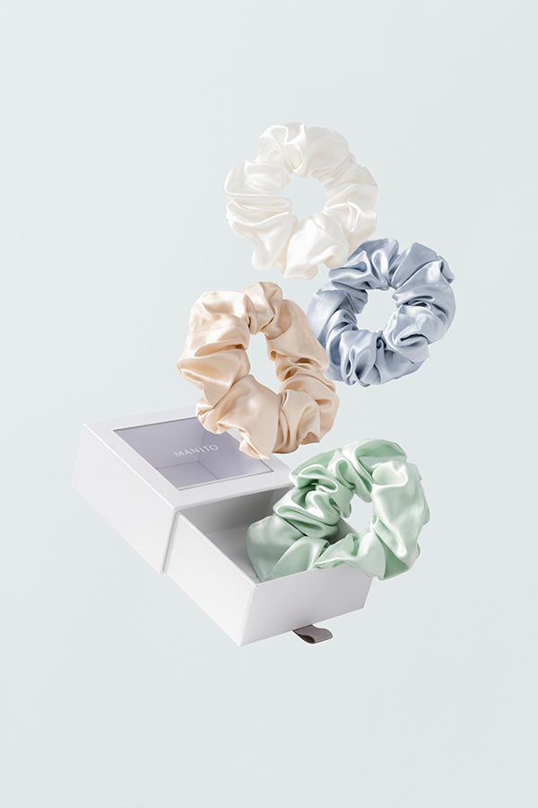 Made of high quality mulberry silk, MANITO Large Scrunchie is presented in a gift box.