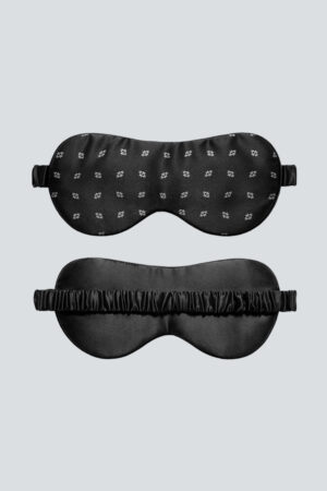 The Signature MT Silk Eye Mask is presented in a classic way, using the "M" and "T" from the MANITO logo as a motif.