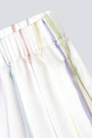 Close-up of the elastic waistband on the MANITO shorts, ensuring a comfortable fit.