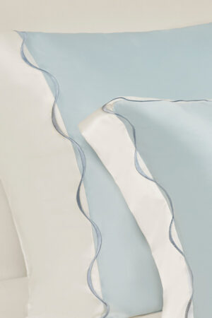 Ocean Wave Bedding Sets with Fitted Sheet-4 Pieces pair liquid-smooth 22 momme silk-cotton satin with delicate wave stitching for a calm bedroom retreat.