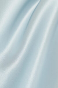 Ocean Wave Bedding Sets with Fitted Sheet-4 Pieces bring sea-inspired wave embroidery and 22 momme silk-cotton satin softness to your everyday bedding.