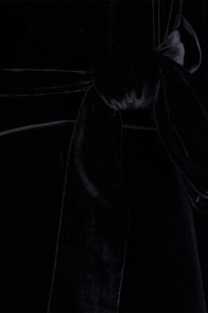 Detail shot of MANITO velvet robe for men waist tie, showing plush velvet texture and knot style.