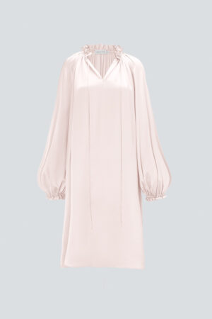 Overall design of MANITO Sophia silk nightdress in an ballet pink color.