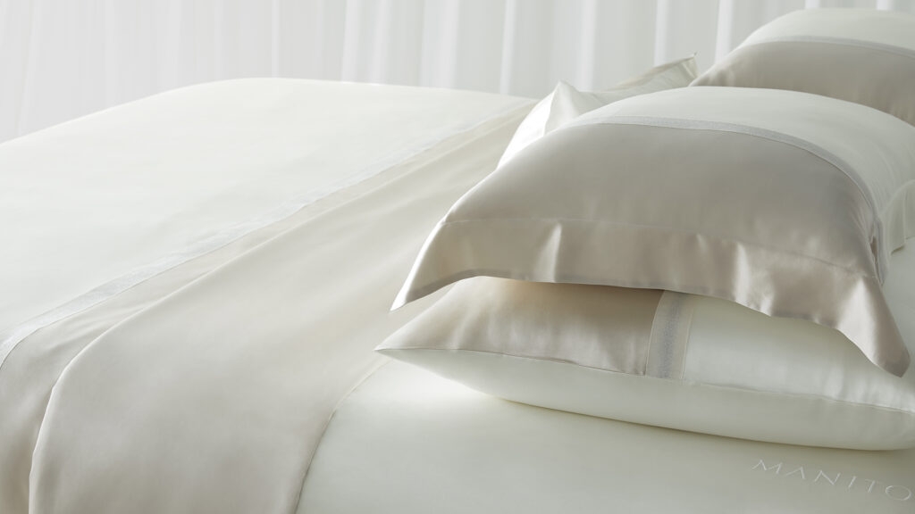 Elegant cream flat sheets without any dandruff