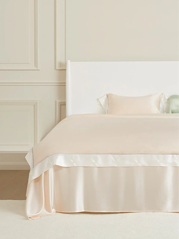 MANITO's luxury silk bedding set, offering a smooth and comfortable sleeping experience.