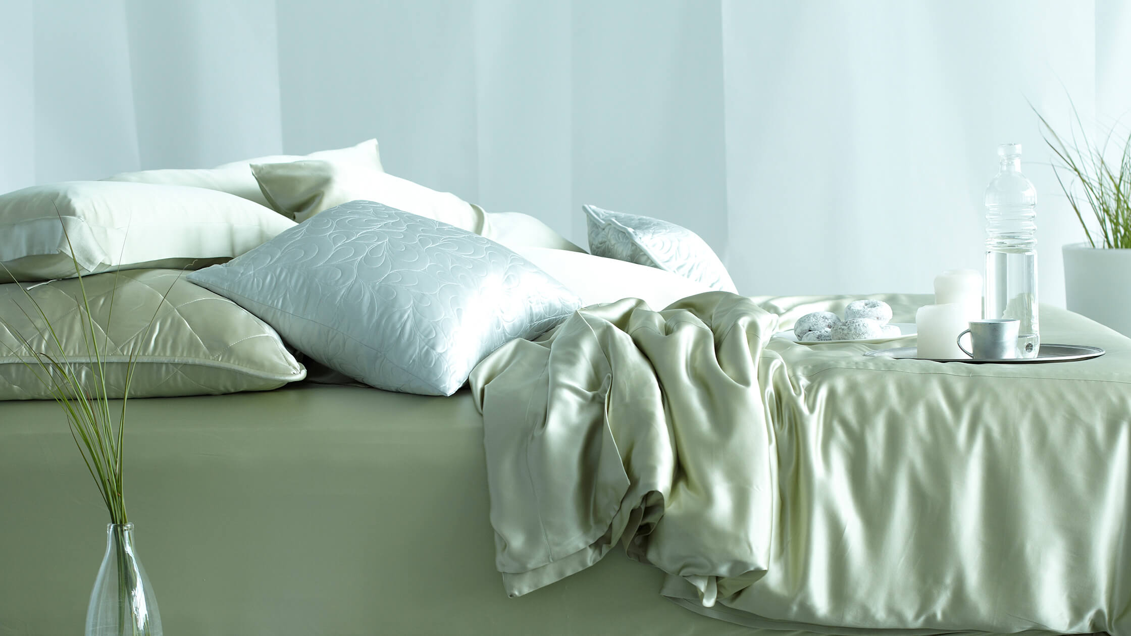 What is Momme? It is a measurement used to assess the quality of silk textiles.