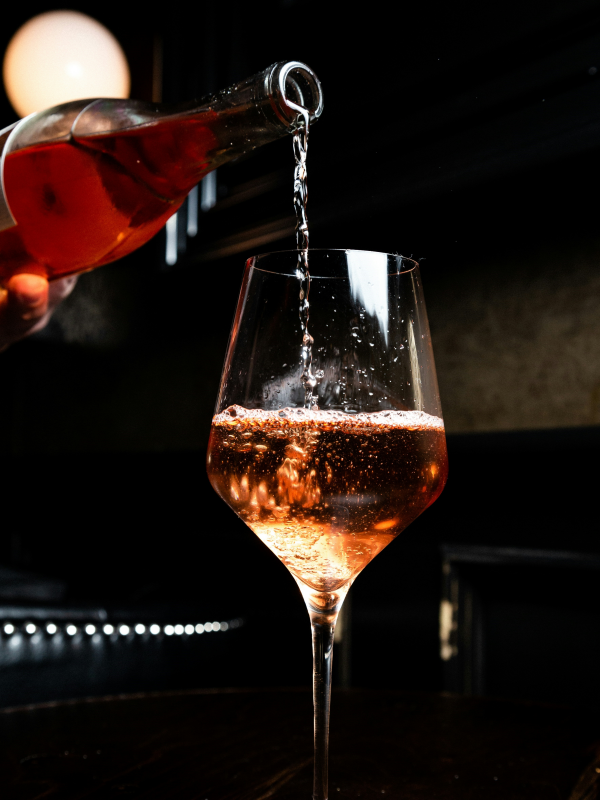 enjoy wine on the thanksgiving dinner